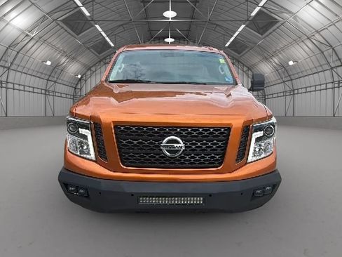 Used 2019 Nissan Titan PRO-4X AWD/4WD image 8