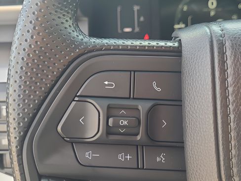 Certified 2025 Toyota Tacoma SR5 image 24