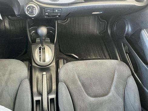 Used 2011 Honda Fit Sport image 22