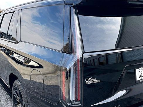 Used 2025 Cadillac Escalade ESV Sport Platinum w/ LPO, Floor Liner Package image 23