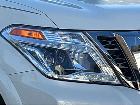 Used 2020 Nissan Armada Platinum w/ Platinum Reserve Package image 17