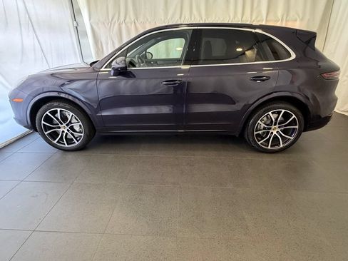 Certified 2019 Porsche Cayenne Turbo AWD/4WD image 2