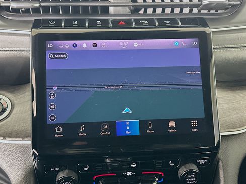 Used 2023 Jeep Grand Cherokee Limited w/ Black Appearance Package image 22