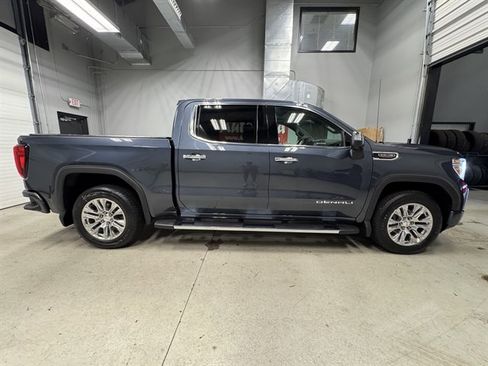 Used 2022 GMC Sierra 1500 Denali w/ Driver Alert Package II AWD/4WD image 8