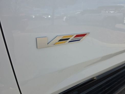 Certified 2023 Cadillac Escalade ESV V image 9