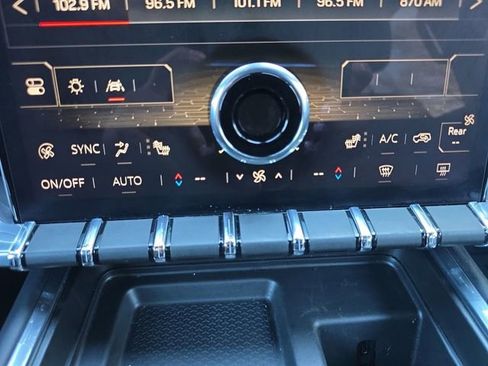 Used 2025 GMC Acadia Elevation image 4