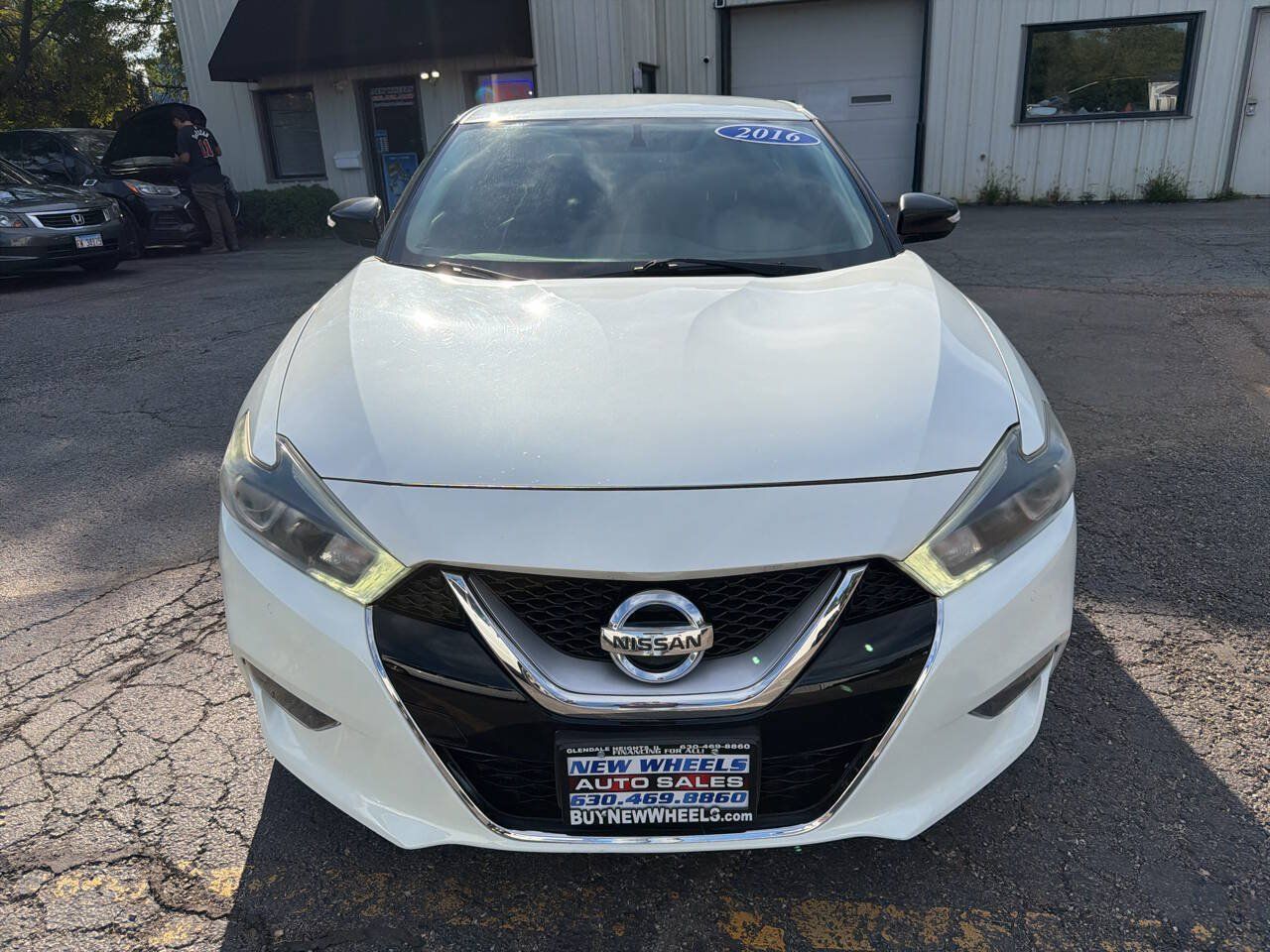 Used 2016 Nissan Maxima SR FWD image 2