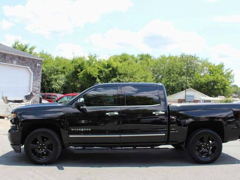 Used 2018 Chevrolet Silverado 1500 LTZ Z71 w/ LTZ Plus Package AWD/4WD image 12