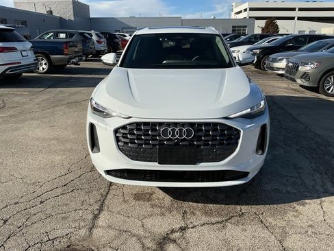 Used 2025 Audi Q5 Premium Plus w/ Premium Plus image 2