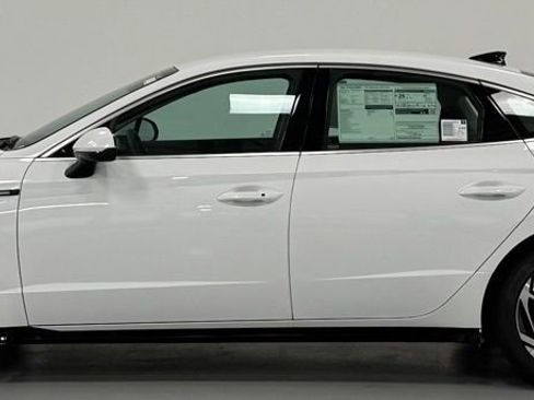 New 2026 Hyundai Sonata SEL FWD image 2