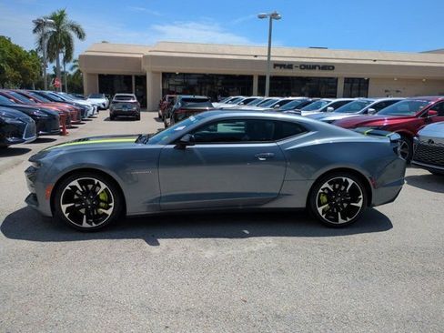 Used 2020 Chevrolet Camaro SS RWD image 7