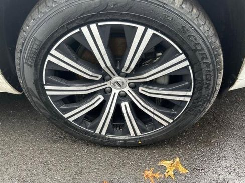 Used 2024 Volvo XC90 B6 Plus w/ Protection Package Premier image 7