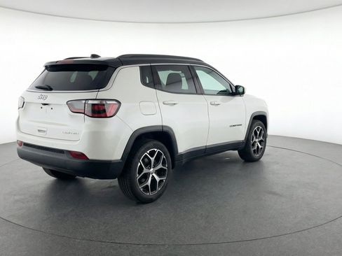 Used 2025 Jeep Compass Limited AWD/4WD image 9