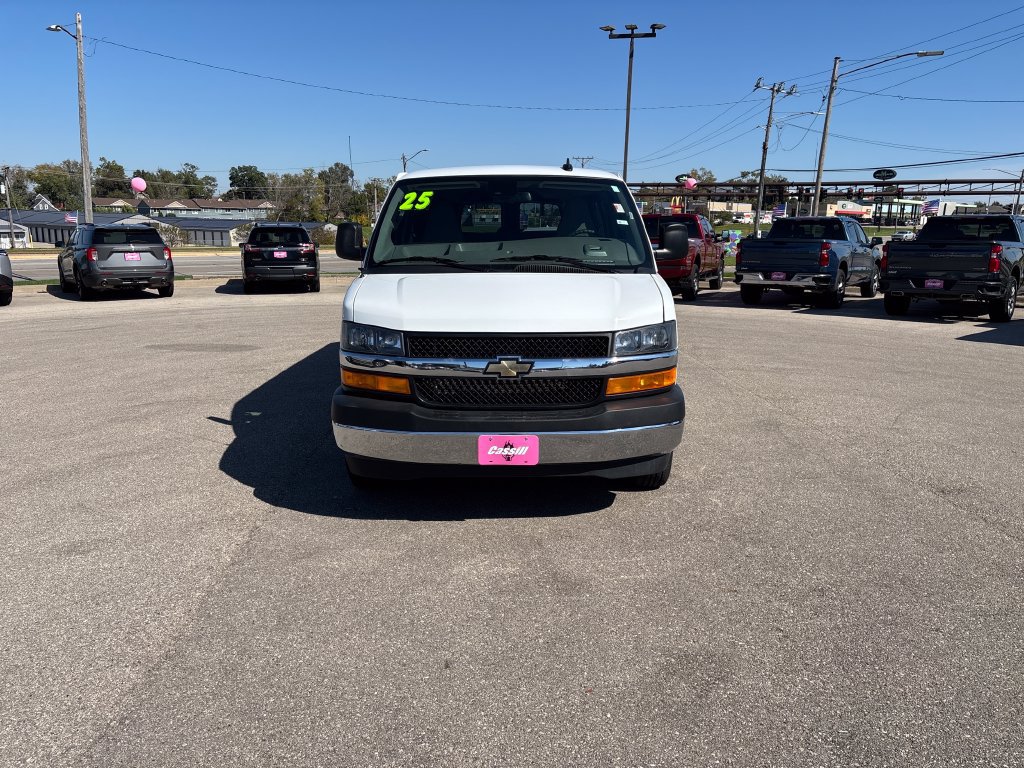 Used 2025 Chevrolet Express 3500 LT w/ LT Preferred Equipment Group RWD image 10