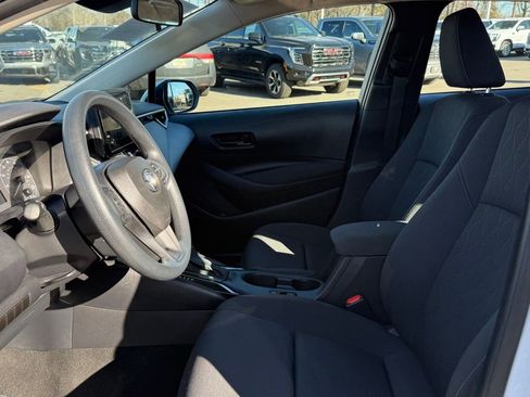 Used 2025 Toyota Corolla LE image 9