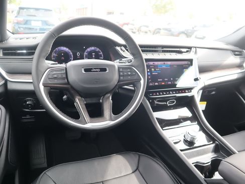 New 2026 Jeep Grand Cherokee Limited AWD/4WD image 2