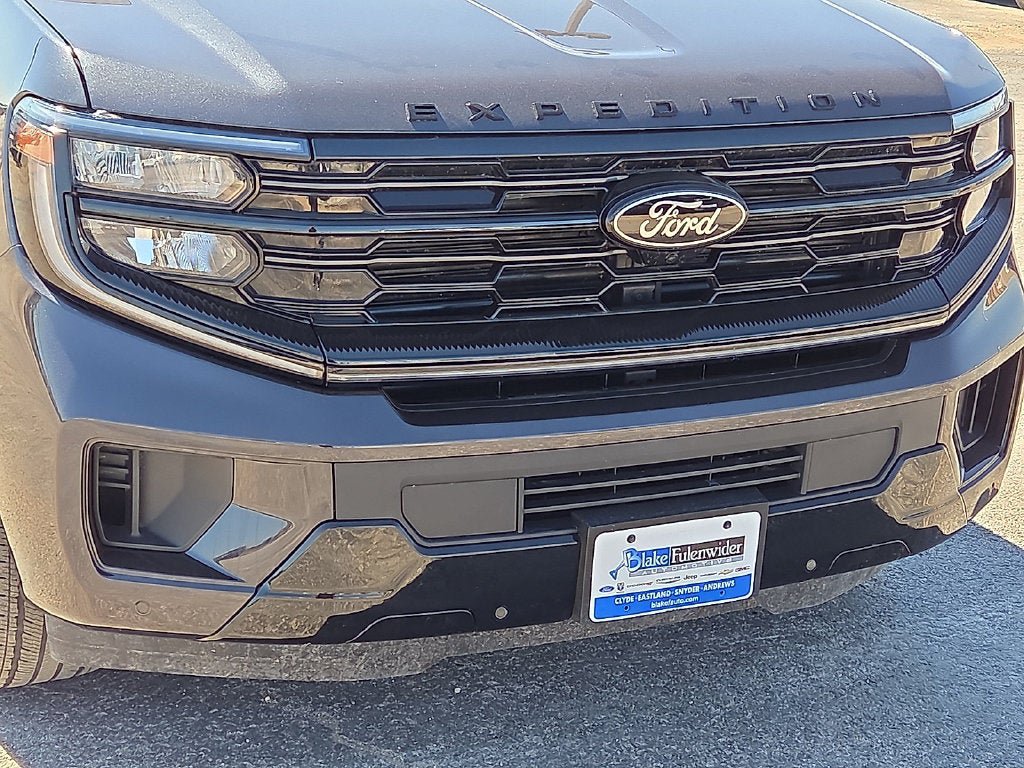 Used 2026 Ford Expedition Platinum w/ Stealth Appearance Package AWD/4WD image 9