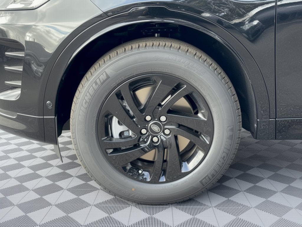 New 2026 Land Rover Discovery Sport Landmark AWD/4WD image 13