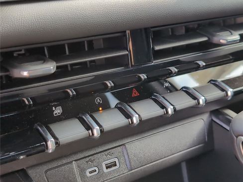 New 2025 GMC Canyon Elevation w/ Convenience Package image 15