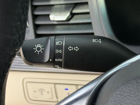 Used 2018 Hyundai Sonata Limited w/ Limited Ultimate Package 03 FWD image 21