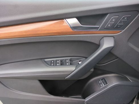 Used 2025 Audi Q8 Premium Plus AWD/4WD image 10