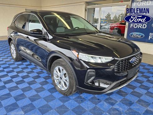 Used 2023 Ford Escape Active w/ Tech Pack #2 AWD/4WD image 1