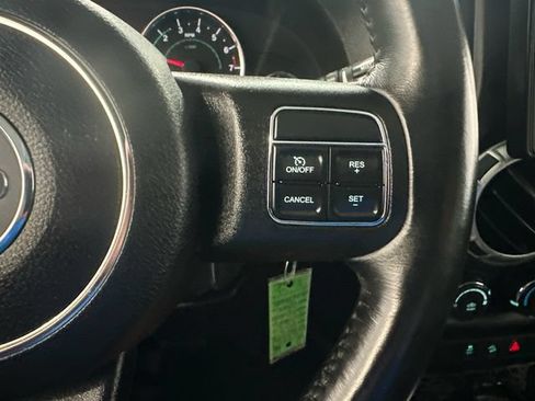 Used 2017 Jeep Wrangler Sahara w/ Connectivity Group AWD/4WD image 16