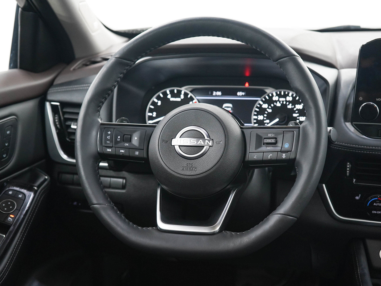Used 2023 Nissan Rogue SL w/ SL Premium Package AWD/4WD image 17
