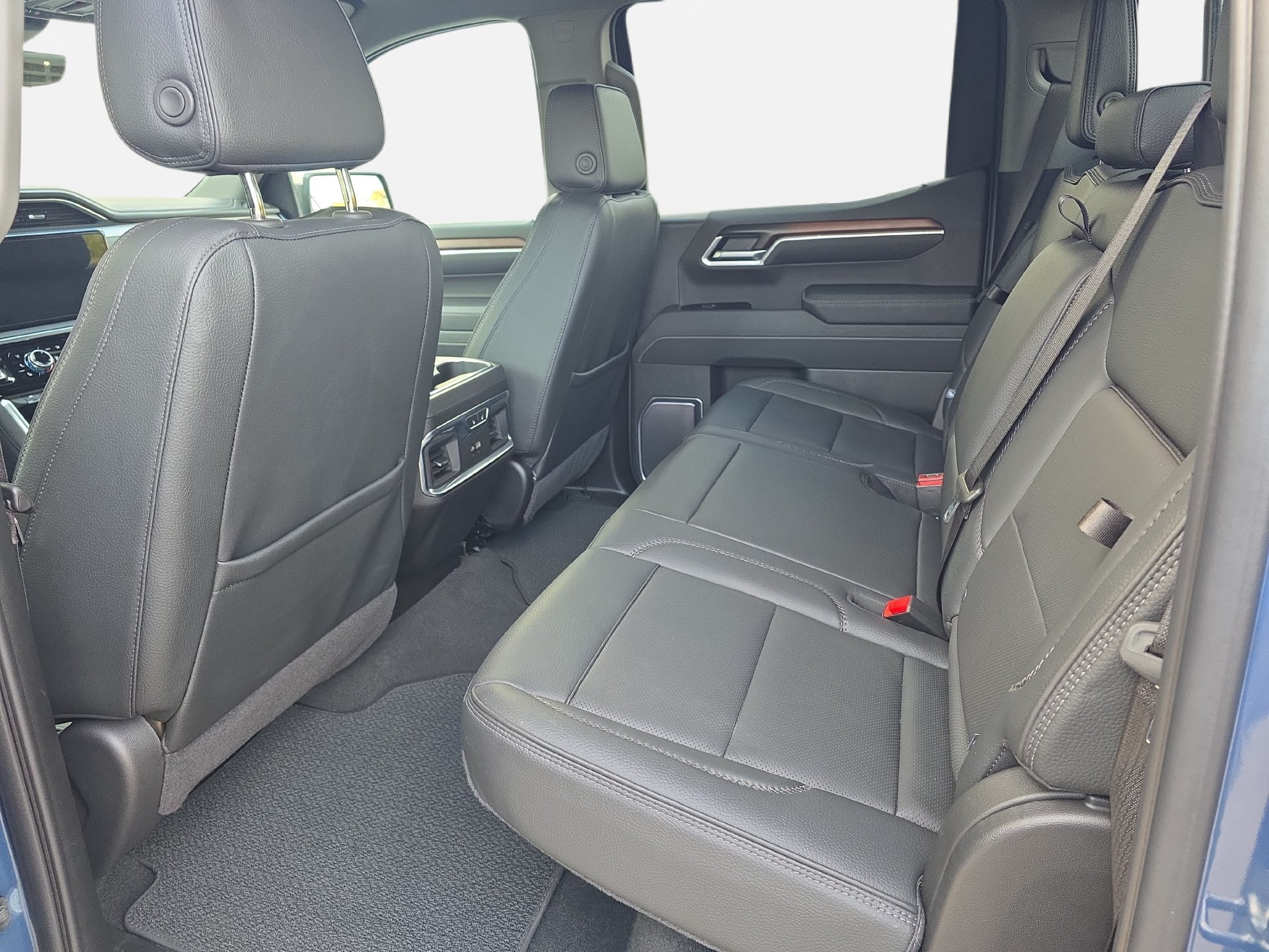 Used 2026 GMC Sierra 1500 Denali w/ Technology Package AWD/4WD image 13
