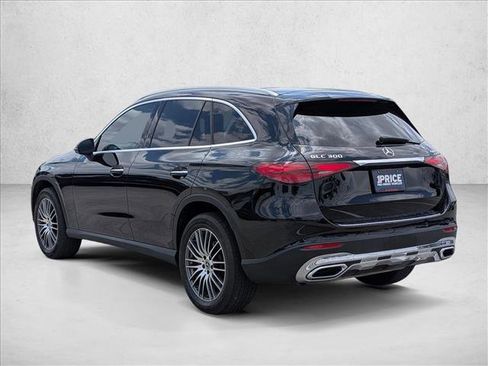 Used 2024 Mercedes-Benz GLC 300 4MATIC image 8