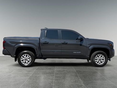 Used 2024 Toyota Tacoma SR5 AWD/4WD image 7