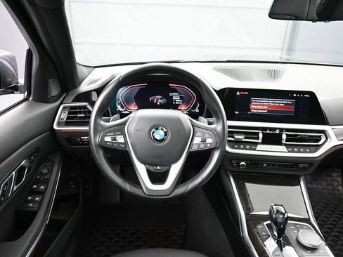 Used 2020 BMW 330i xDrive Sedan w/ Convenience Package AWD/4WD image 18
