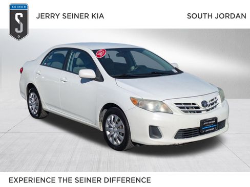 Used 2013 Toyota Corolla LE image 1