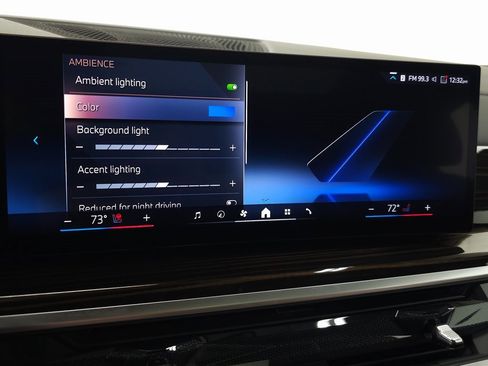 Used 2025 BMW X6 xDrive40i w/ Climate Comfort Package image 32