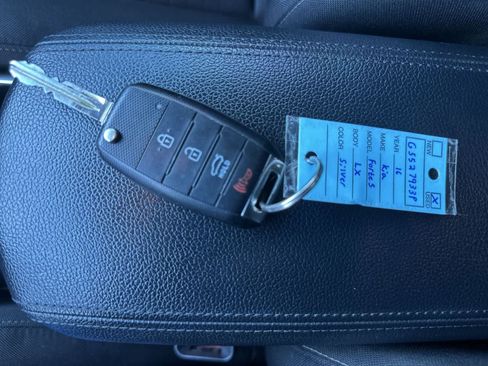 Used 2016 Kia Forte LX image 21