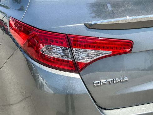 Used 2013 Kia Optima SX w/ Limited Pkg FWD image 9