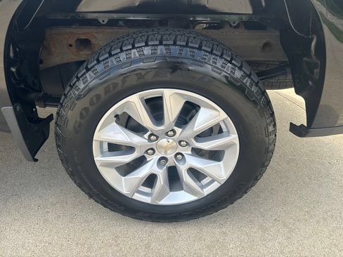 Used 2021 Chevrolet Silverado 1500 Custom AWD/4WD image 11