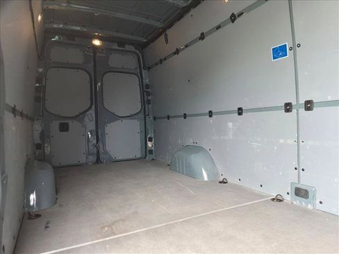 Used 2024 Mercedes-Benz Sprinter 2500 image 19