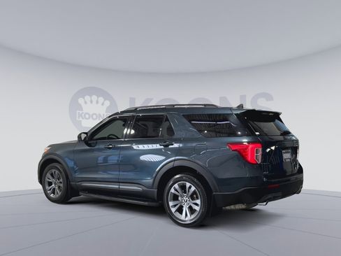 Used 2022 Ford Explorer XLT w/ Equipment Group 202A AWD/4WD image 8