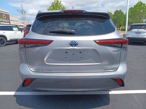 Used 2021 Toyota Highlander Limited AWD/4WD image 3
