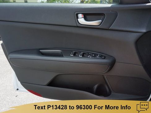 Used 2018 Kia Optima LX image 23