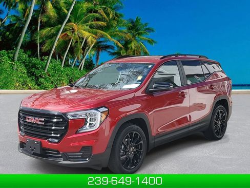 Certified 2024 GMC Terrain SLE w/ Driver Convenience Package image 1