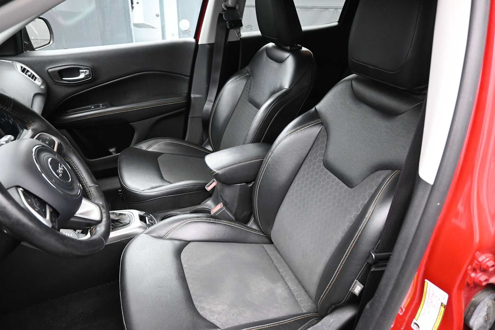 Used 2019 Jeep Compass Latitude w/ Popular Equipment Group AWD/4WD image 10