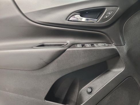 Used 2018 Chevrolet Equinox LT FWD image 15