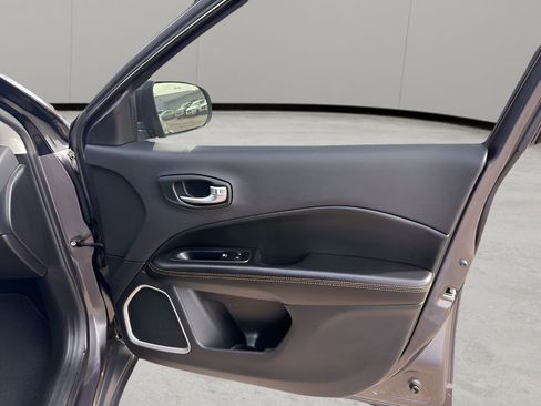 Used 2019 Jeep Compass Limited image 13