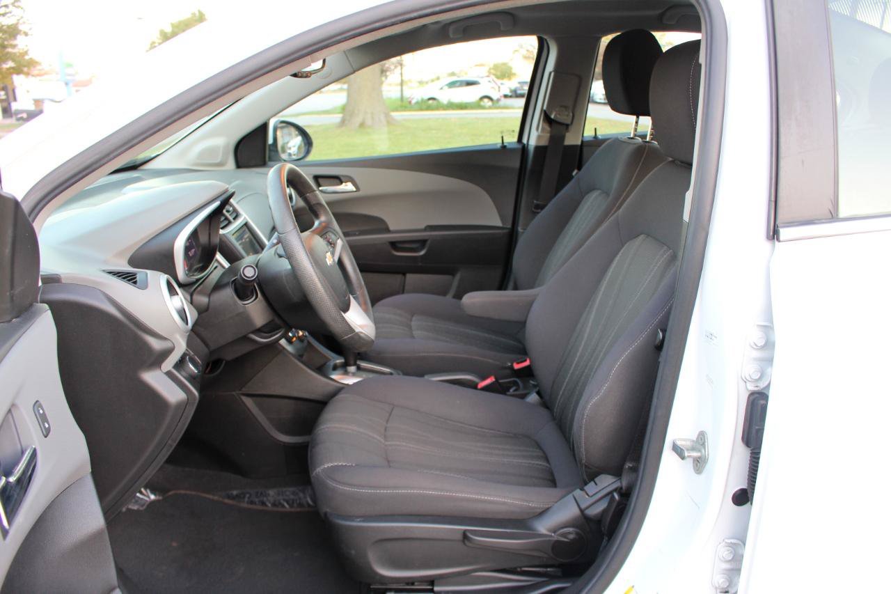 Used 2018 Chevrolet Sonic LT FWD image 14