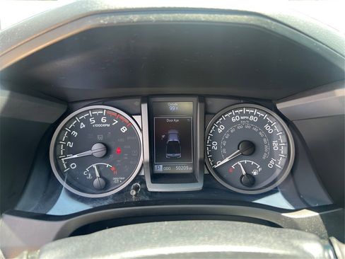 Used 2020 Toyota Tacoma TRD Off-Road image 15