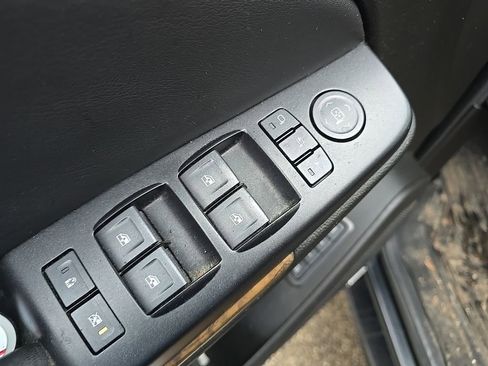 Used 2018 GMC Yukon XL Denali w/ Denali Ultimate Package AWD/4WD image 8