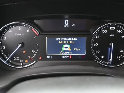 Used 2022 Cadillac XT4 Luxury w/ Driver Awareness Package image 12