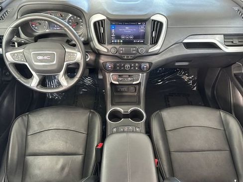 Used 2024 GMC Terrain SLT image 15